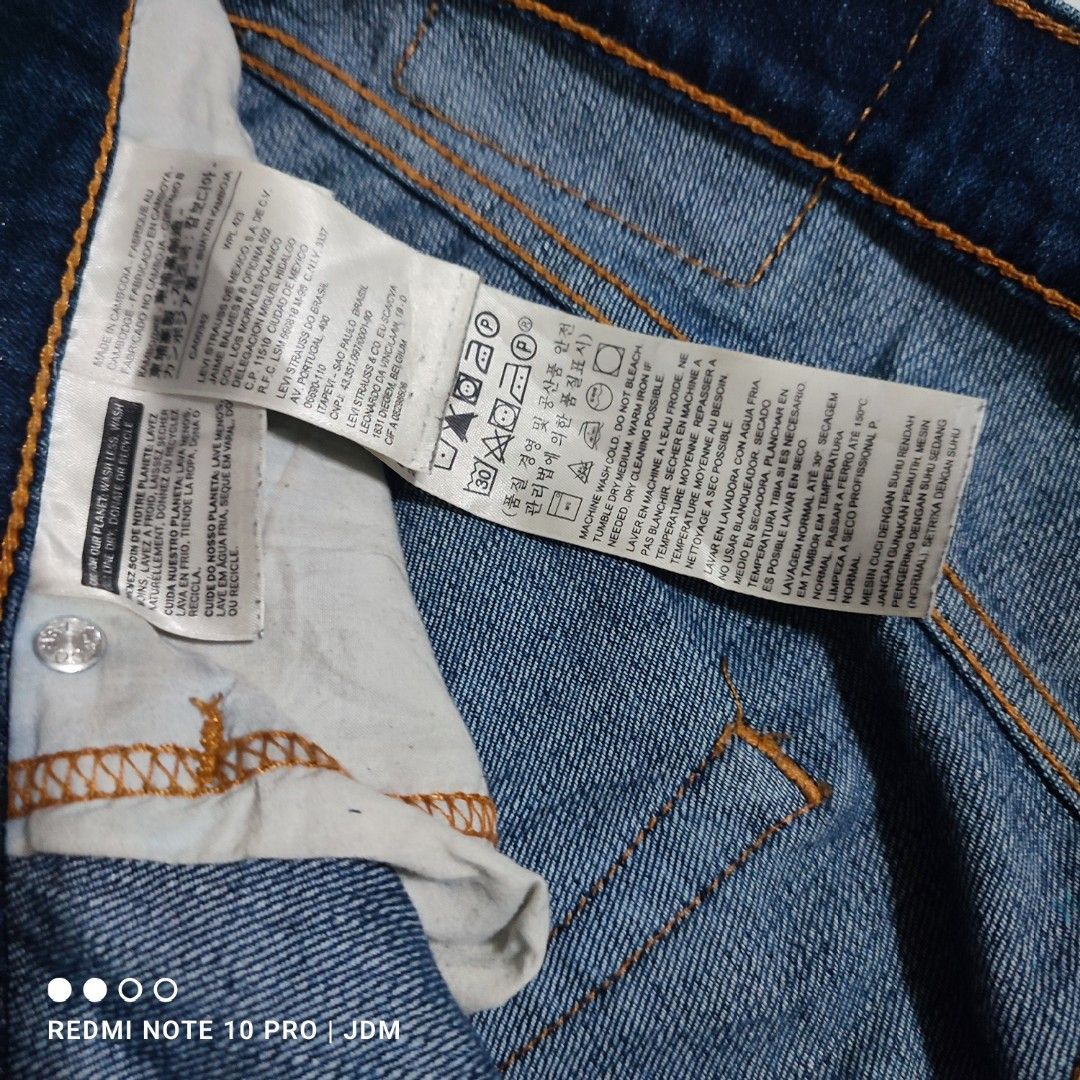 Levi's 513 (Category: Jeans) located in Antipolo. Submitted by klashnikov (Listing ID 1463179732, Image 3). Description: Dimes:32x42 Tags:complete Condition:good Honest issue:used/see last picture Payment option:Bank transfer,gcash,cash ₱250 only Pwede videocall for legitimacy Pwede pickup sa aking munting garahe waze (JDM thrift shop) Pwedeng meetup around upper Antipolo,pag malayo ka pwede natin paship (Luzon,Visayas at Mindanao) cut off is eve