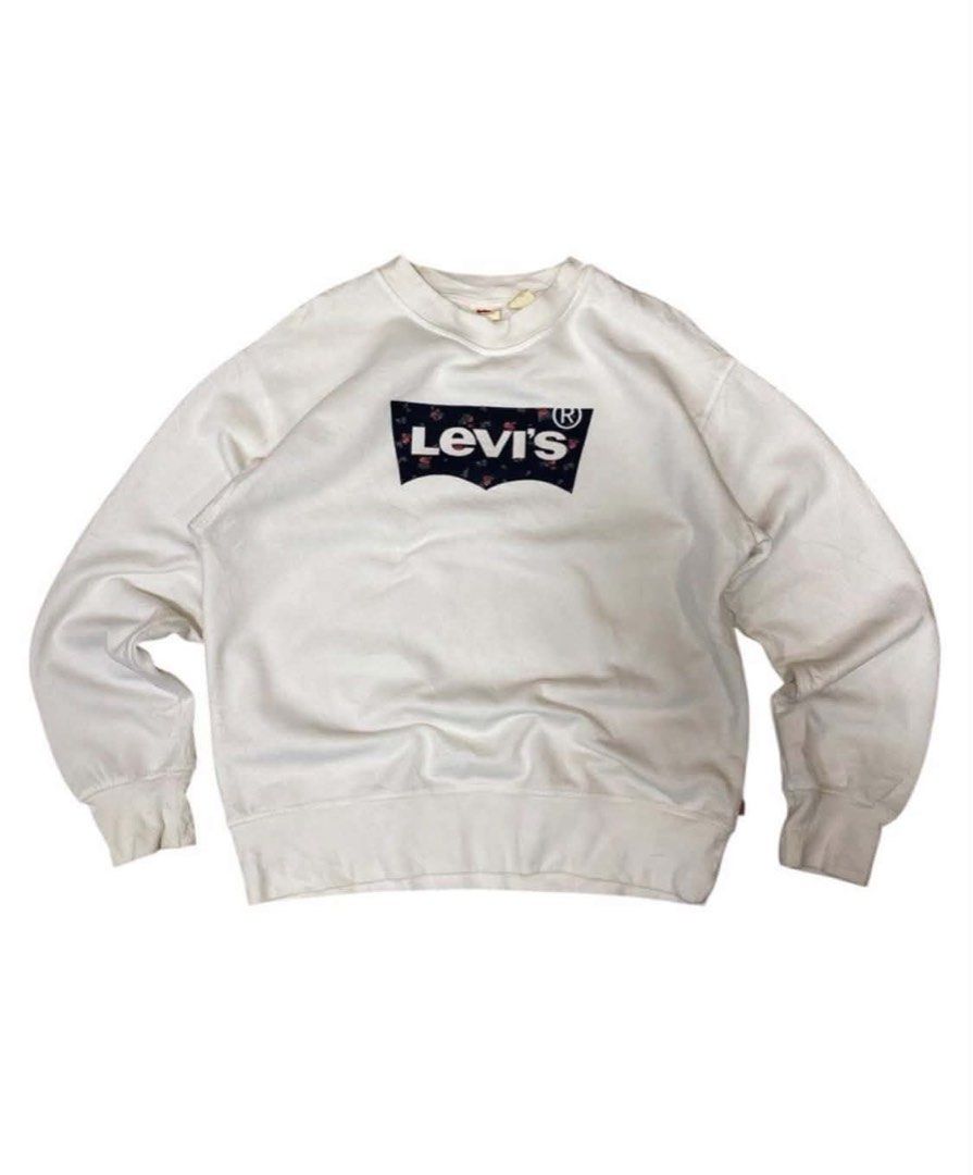 Levis Crewneck (Category: Coats, Jackets and Outerwear) located in Manila. Submitted by nofits.garments (Listing ID 1463274236, Image 2). Description: Levis Crewneck Small Width 21 Length 24 In good condition No issue.
