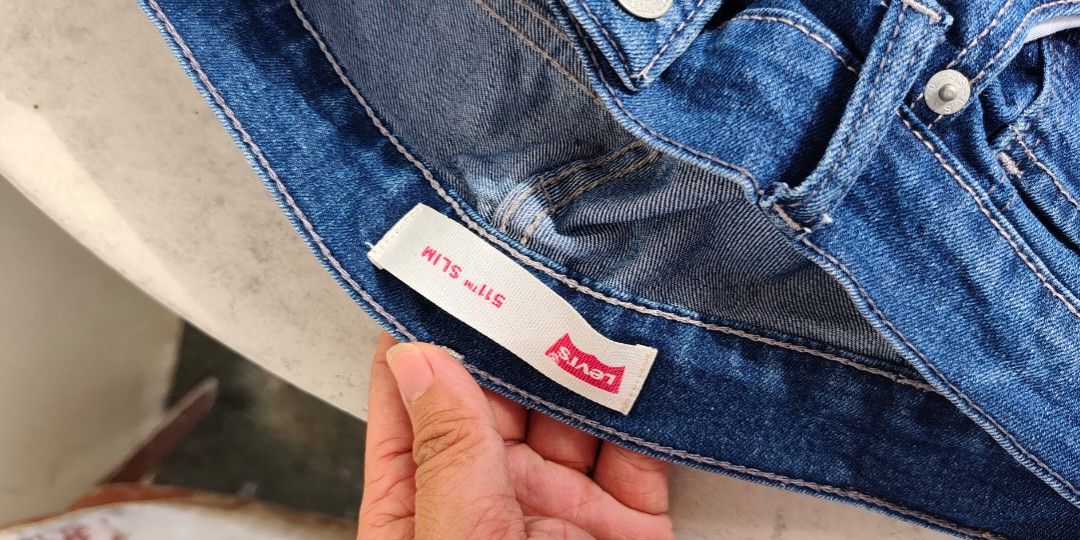 Levi's Slimfit 511 W29 L29 (Category: Activewear) located in Villasis. Submitted by znivvthrift (Listing ID 1463195347, Image 3). Description: no issue like new condition L29 W29.