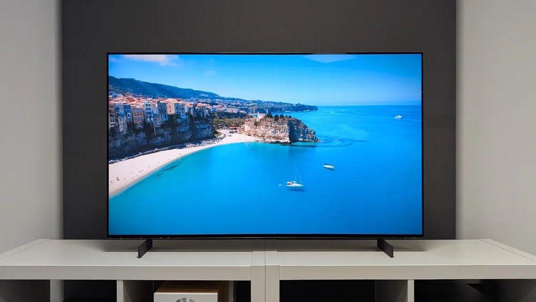 LG OLED C5 42-inch 4K Smart TV (Category: TV) located in Makati City. Submitted by mujicotton (Listing ID 1463316421, Image 2). Description: Note-Fixed price! selling in lowest. - 42-inch LG OLED evo TV - Stunning 4K Smart Display - Powered by Alpha 9 Gen8 AI Processor - Supports Dolby Vision, Dolby Atmos, and Filmmaker Mode - Ideal for Gaming: 120Hz Refresh Rate, VRR up to 144Hz, HDMI 2.1 - Latest webOS 25 for seamless streaming - Unbeatable pic