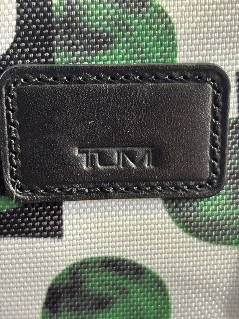 Limited Edition Tumi Tote Bah (Category: Tote Bags) located in Valenzuela. Submitted by telagram (Listing ID 1463166477, Image 2). Description: .