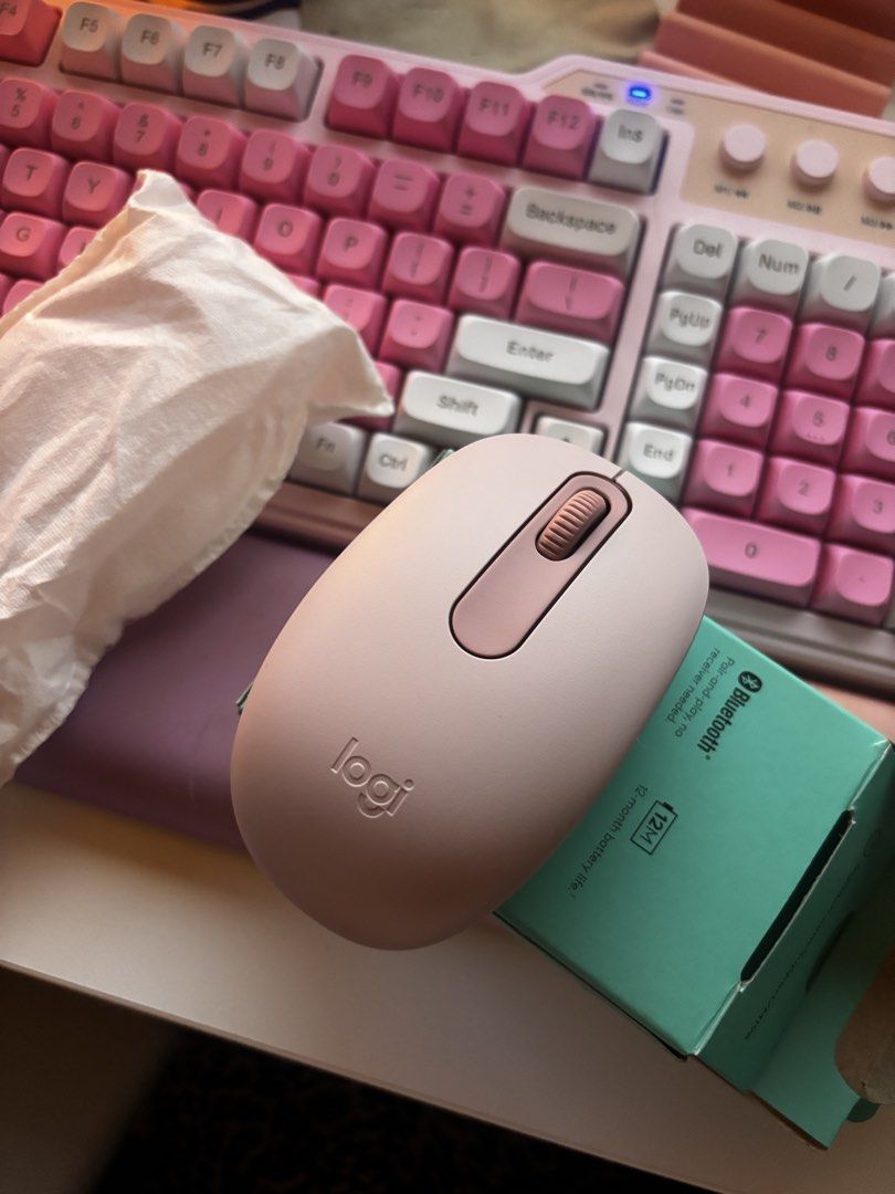 Logitech wireless mouse (Category: Mouse & Mousepads) located in Manila. Submitted by swiftearth.9b4bf7 (Listing ID 1463256893, Image 1). Description: - color pink - never been used (just opened it).
