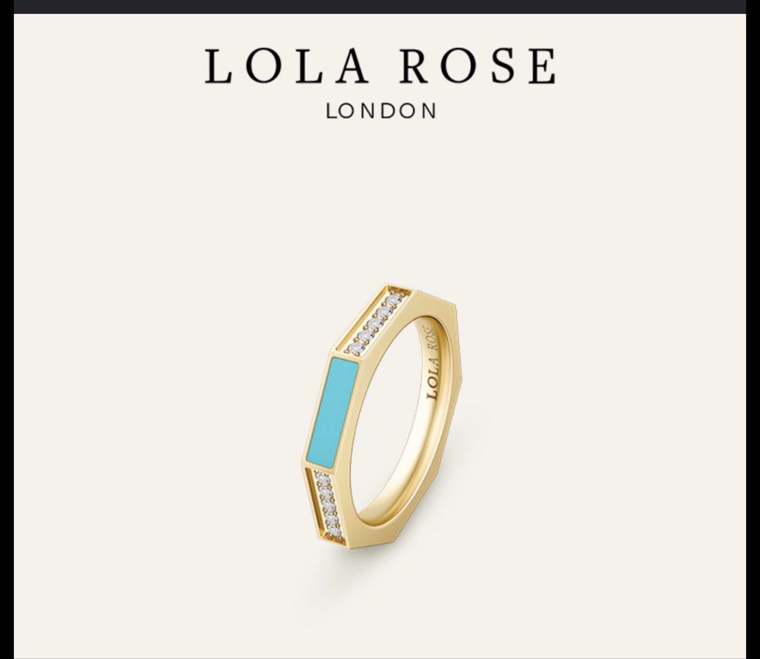 LOLA ROSE 倫敦 戒指 （分類：戒指）位於 Hong Kong。 由 lambaby 提交（商品編號 1463149875，圖片 3）。簡介： LOLA ROSE 倫敦 戒指，金色邊框配藍色寶石。戒指上面仲有閃石點綴。有埋佢個盒同埋卡仔，送禮自用都得。 清屋，N碼（14號圈）。