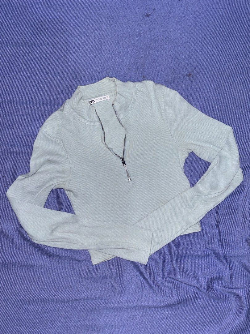 Long sleeve knitted top (Category: Longsleeves) located in Cavite. Submitted by ravencancel (Listing ID 1463251056, Image 1). Description: .