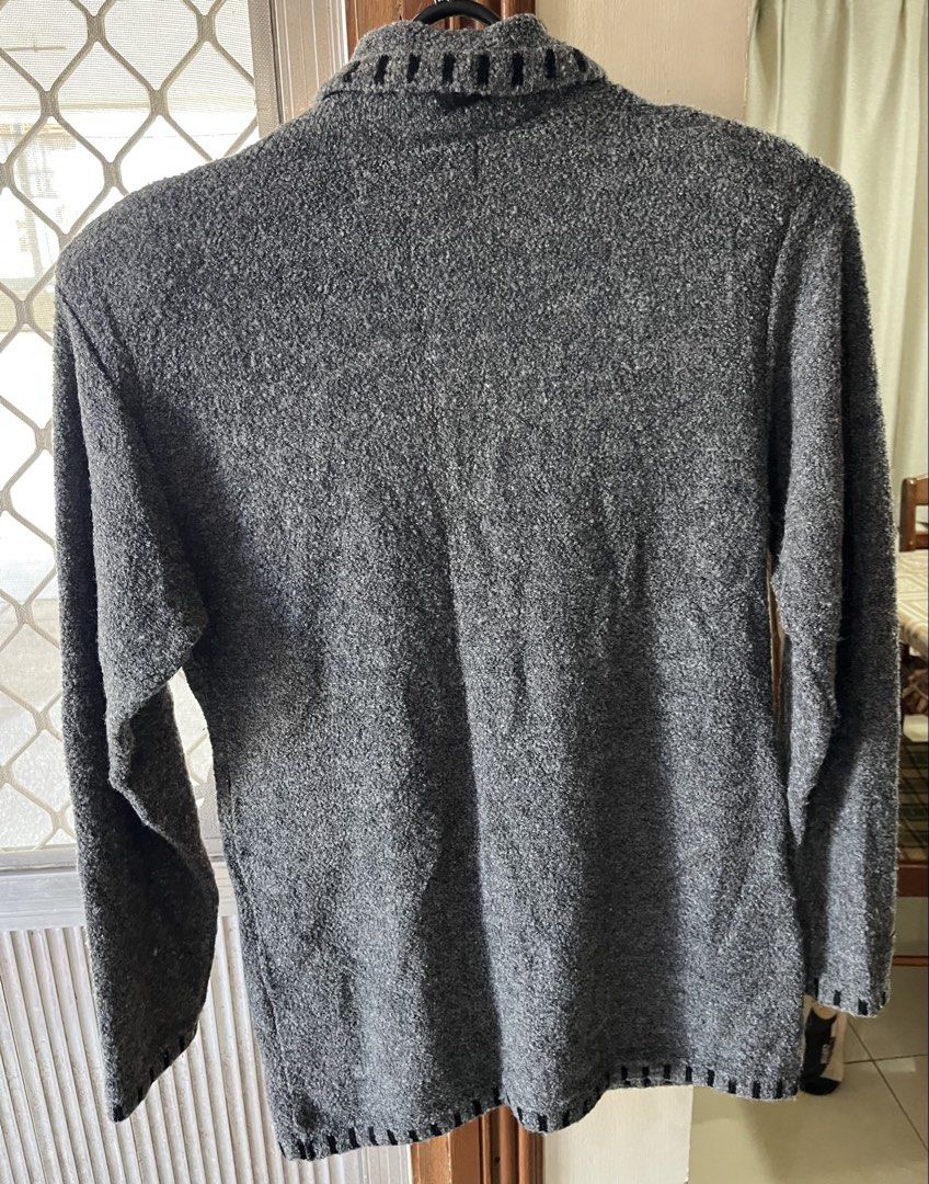 Long sleeves cardign (Category: Coats, Jackets and Outerwear) located in Bacoor. Submitted by ayit. (Listing ID 1463165159, Image 2). Description: .