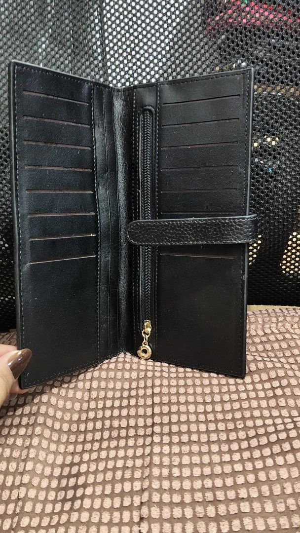 Long Wallet with Buckle Closure - Black, Blue, Green (Category: Wallets & Card holders) located in Taguig. Submitted by ceefam.online.shop (Listing ID 1463147675, Image 3). Description: - Available in Black, Royal Blue, and Dark Green. - Features a textured, leather-like finish. - Secure buckle closure for added safety. - Spacious interior with multiple card slots. - Includes a convenient zippered compartment. - Ideal for keeping your essentials 