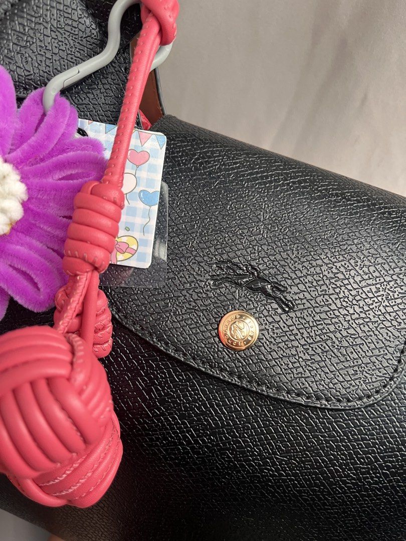 Longchamp leather (Category: Luxury Accessories) located in San Jacinto. Submitted by kellysthrift_ (Listing ID 1463325193, Image 3). Description: Longchamp leather.