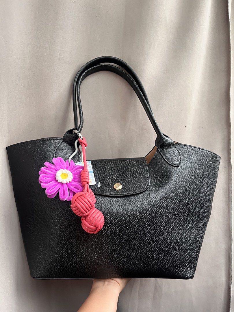 Longchamp leather (Category: Luxury Accessories) located in San Jacinto. Submitted by kellysthrift_ (Listing ID 1463325193, Image 1). Description: Longchamp leather.