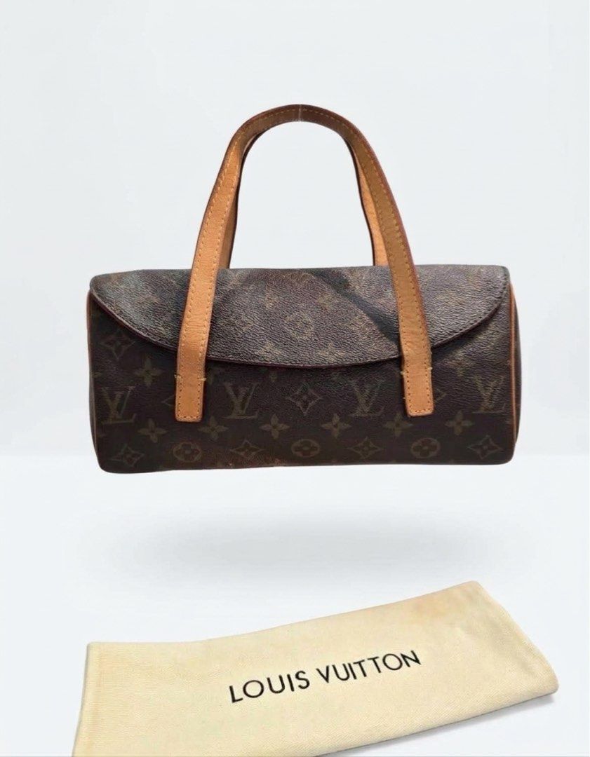 LOUIS VUITTON (Category: Luxury Bags & Wallets) located in Koronadal. Submitted by zyxarvie (Listing ID 1463230597, Image 1). Description: AUTHENTIC ✅ Excellent to new No major issue 9.5/10 color rate.