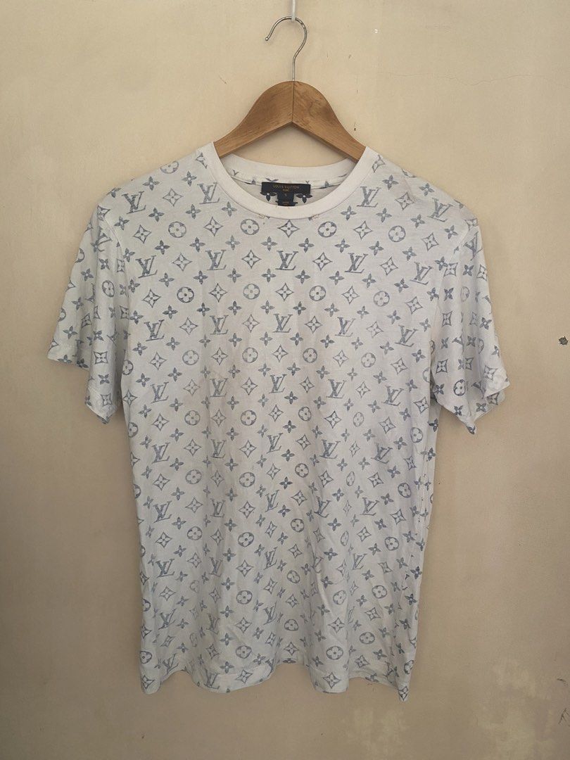 Louis Vuitton Monogram inner design T-Shirt Size S (Category: Tshirts & Polo Shirts ) located in Bocaue. Submitted by pards23 (Listing ID 1463322672, Image 1). Description: - Louis Vuitton T-Shirt - Color: White with all-over grey monogram print inner design - Style: Short sleeves, crew neck - Origin: Made in Italy - Size: S - Ideal for Louis Vuitton fans Off/legit not sure kung legit Dimes W19 L26 Condition 9.5/10 Issue : tiny dot hole malapit s