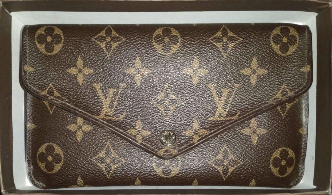 Louis Vuitton -Sarah Wallet in Monogram canvas (Category: Wallets & Card holders) located in Manila. Submitted by nabi_shesellsnotseashells (Listing ID 1463222164, Image 1). Description: Louis Vuitton Sarah Wallet – Monogram Canvas • Slightly used / gently used • Clean and well-maintained • Perfect for everyday use or as a gift • Condition: Slightly Used RFS: Need funds 💸 📩 PM for price, additional photos, and other details. Serious buyers only
