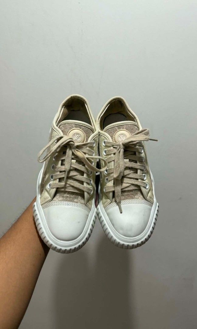 Louis vuitton squad sneakers (Category: Sneakers & Footwear) located in Koronadal. Submitted by mannylagada880 (Listing ID 1463200547, Image 2). Description: in good condition ship nationwide ✈️.