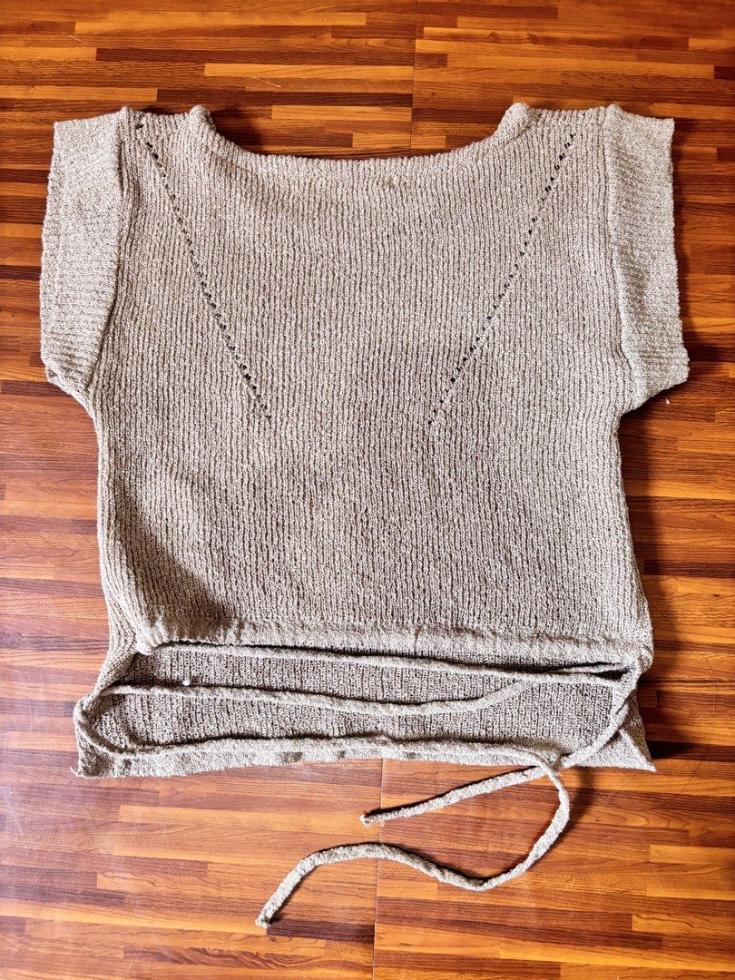Lovito Knit Top Short Sleeves Beige (Category: Blouses) located in Marilao. Submitted by vhi3yhn (Listing ID 1463265211, Image 2). Description: - Beige knit top from Lovito - Short sleeves with textured knit - Drawstring tie at the hem - Relaxed fit - Ideal for casual wear.