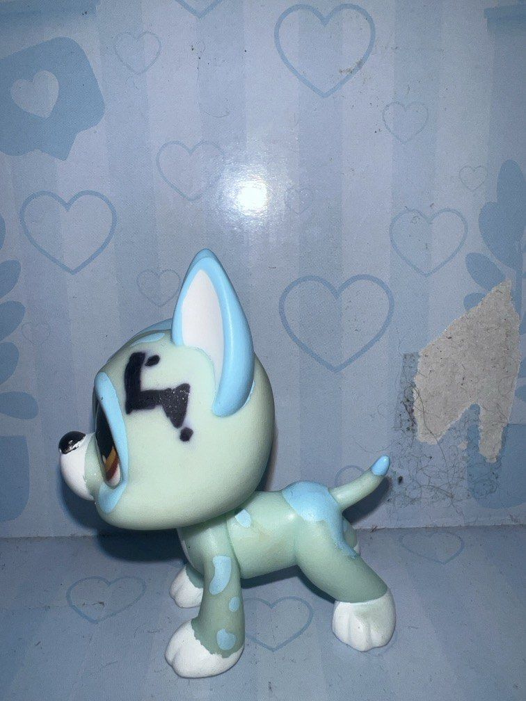 LPS Great Dane Blue Little Pet Shop (Category: Figurines & Statues) located in Manila. Submitted by littlestpetshopcollector (Listing ID 1463252664, Image 2). Description: Original purchased at Toy Kingdom. For sale or trade to other series of LPS (any series).