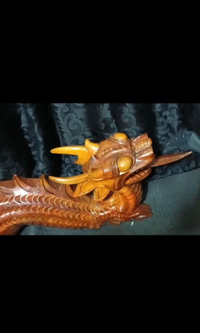 Lucky Dragon Display (Category: Vintage Collectibles) located in Mandaluyong City. Submitted by theforgottentreasures (Listing ID 1463253134, Image 3). Description: 12k pesos! 📌 Crawling Dragon Wood Display (more than 3 feet) 40 x 11½ inches made of solid wood what you see is what you get.