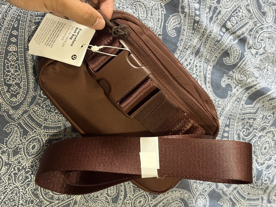 Lululemon 1L everywhere belt bag (Category: Purses & Pouches) located in Mapandan. Submitted by thrifty.nifty.tara (Listing ID 1463249309, Image 3). Description: Brand new Authentic from Canada Color: Lava cake.