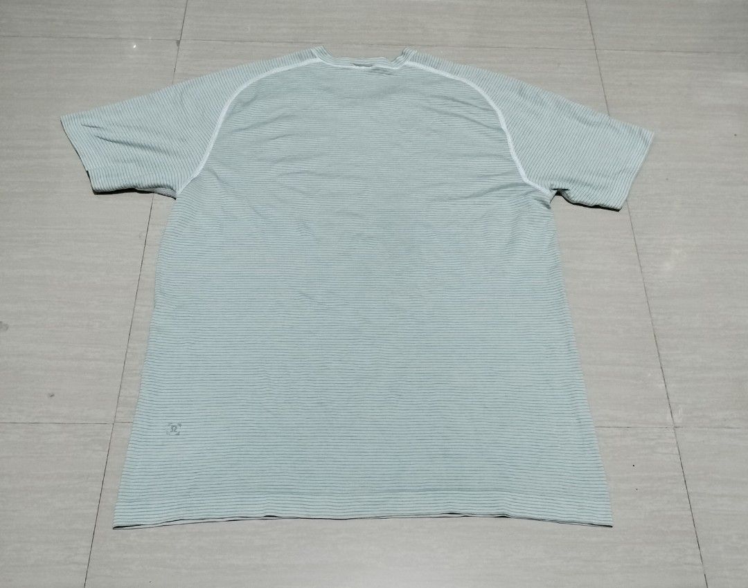 LULULEMON METAL VENT SHIRT (Category: Activewear) located in Sariaya. Submitted by social_animalz (Listing ID 1463290578, Image 2). Description: 19.5 x 27 green stripes needs washing only shipping fee is not included.