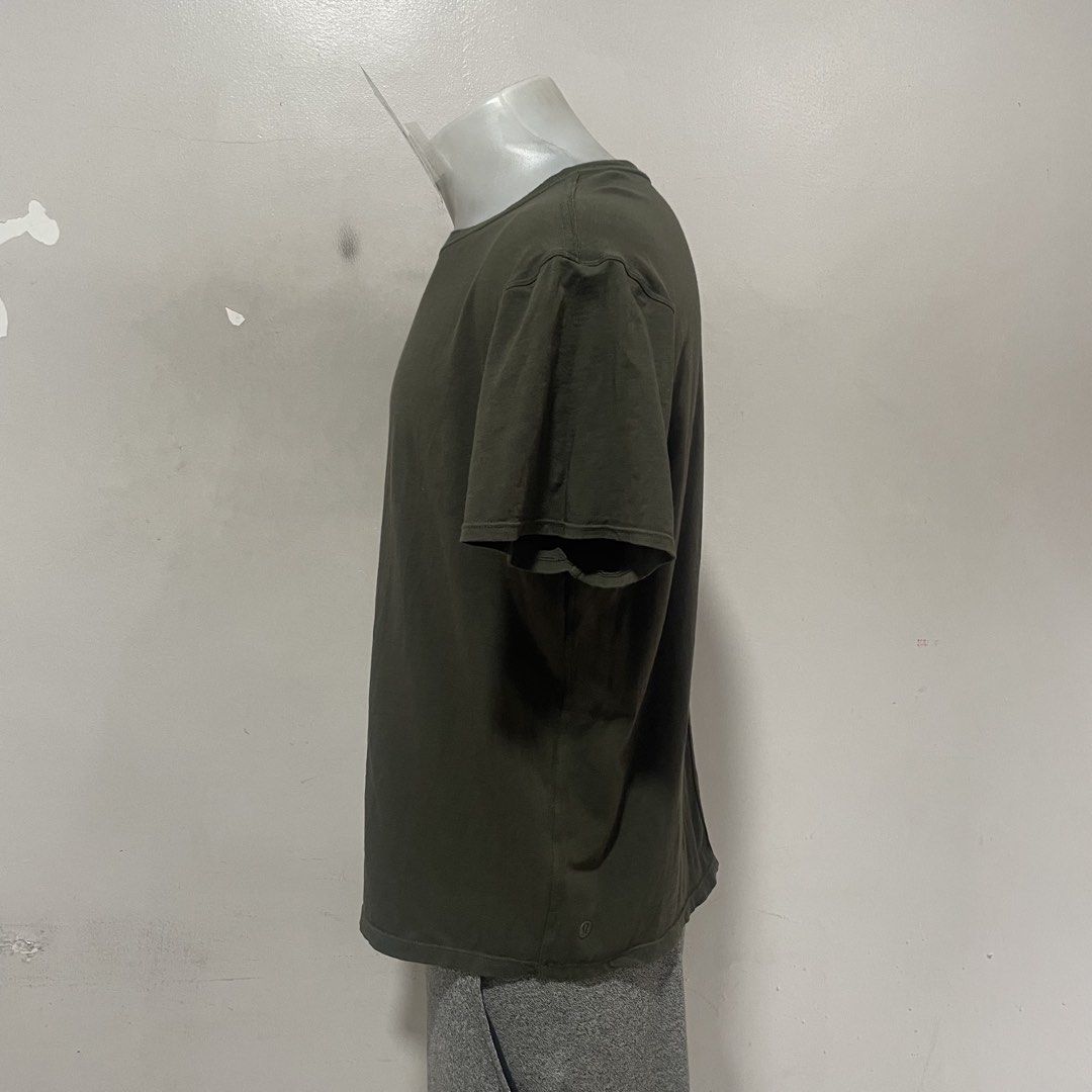 LULULEMON Olive Green Basic T-shirt Size S (Category: Tshirts & Polo Shirts ) located in Paombong. Submitted by purefire_ec18f9 (Listing ID 1463156600, Image 3). Description: - Basic olive green t-shirt - Crew neck, short sleeves - Simple and versatile design - Ideal for everyday wear - Fits size S (check measurements for best fit).