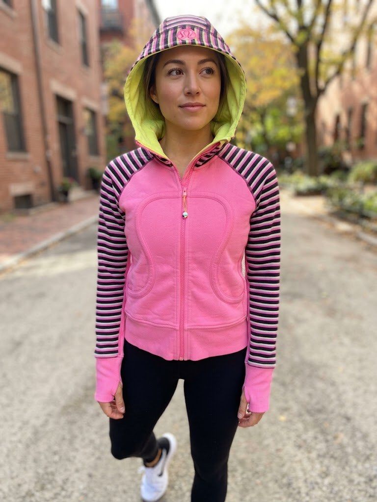 Lululemon Scuba Hoodie (Category: Luxury Apparel) located in Sipalay. Submitted by lptulak (Listing ID 1463262666, Image 1). Description: For Sale po W-20 L-24 P-H-23 Very good condition Need wash 850+sf only.