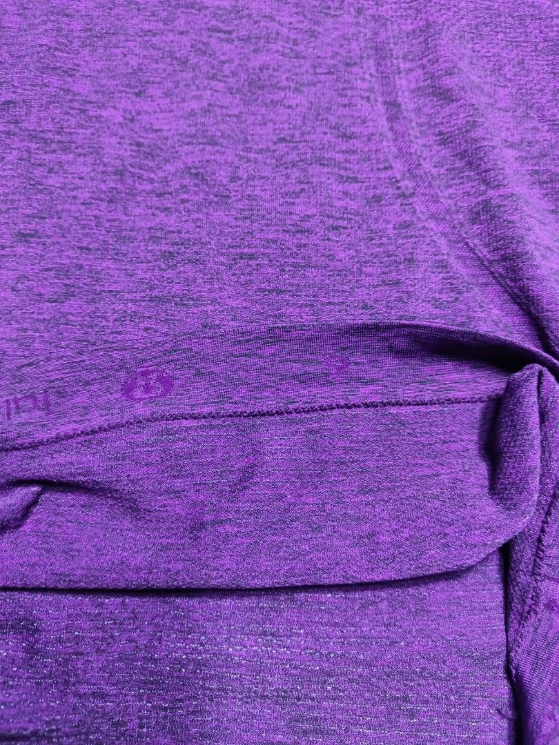 Lululemon swiftly tech size 6 women's (Category: Activewear) located in Mandaluyong City. Submitted by beloved_kirara (Listing ID 1463237911, Image 2). Description: good condition no issue size 6 on tag dimension L 28 w 15 strechable 750 + sf location mandaluyong.