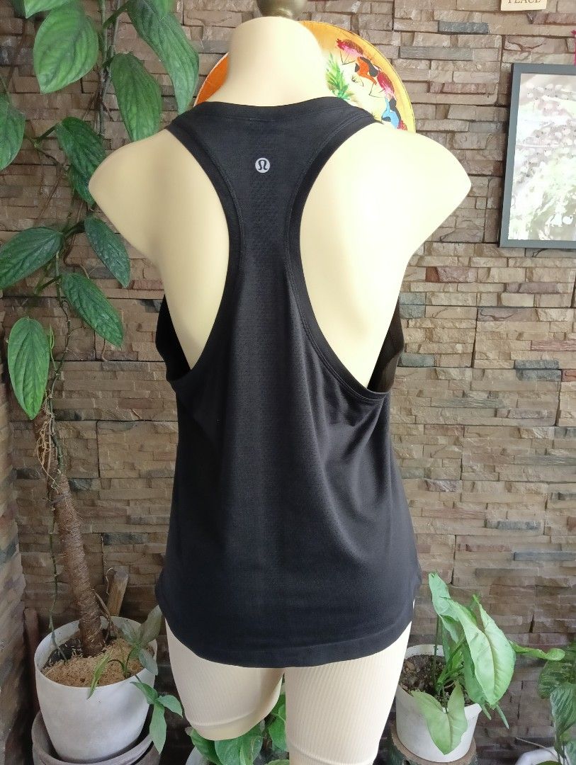 Lululemon Tank Top Swiftly Tech Racerback (Category: Activewear) located in Rizal. Submitted by timeless_shop (Listing ID 1463200162, Image 2). Description: Original Lululemon Swiftly Tech Racerback Tank 📏 Size: Dot Size 10 , Fit Bust (36-38) 📝 Details: - Length: 23 inches - Width: 18 inches pit-to-pit - Fabric: Seamless, lightweight & sweat-wicking 💨 - hindi mainit ✨ Condition: 9/10 Good Condition - Maayos at malinis - Like New, hindi laspag 