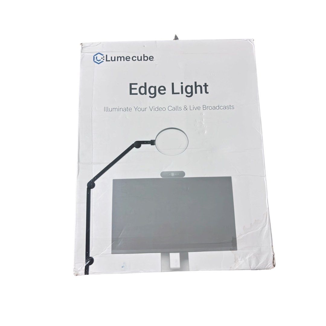 Lumicube Premium Edge Light (Category: Lighting & Studio Equipment) located in Paranaque City. Submitted by dalle_closet (Listing ID 1463223429, Image 1). Description: Brandnew po ito, old lang ang box SRP 129$ usd Premium edge light.
