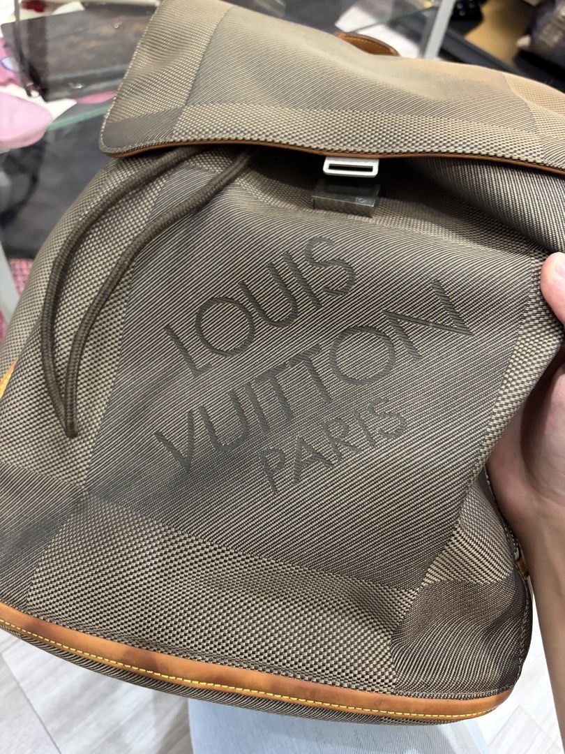 Lv backpack (Category: Luxury Bags & Wallets) located in Baguio. Submitted by picksby_mik (Listing ID 1463222367, Image 2). Description: Excellent po labas loob po malagkit needs cleaning Authentic .