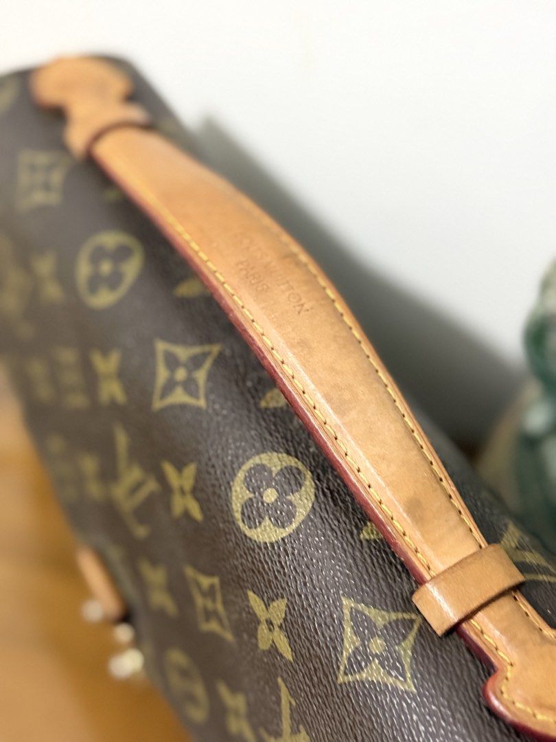 Lv metis (Category: Cross-body Bags) located in Manila. Submitted by prelovedbyramiah (Listing ID 1463258917, Image 2). Description: no flaws coded.