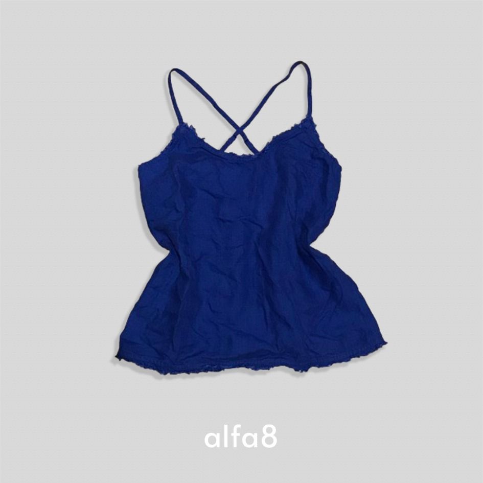 (M) MAX Denim Distressed Blue Spaghetti Strap Top Size 10 (Category: Sleeveless) located in Imus. Submitted by alfa_8 (Listing ID 1463280069, Image 1). Description: - Brand: MAX - Color: Blue - Size: 10 - Fabric: Crinkled texture - Design: Spaghetti straps that cross at the back - Detail: Frayed hem - Style: Simple and breezy.