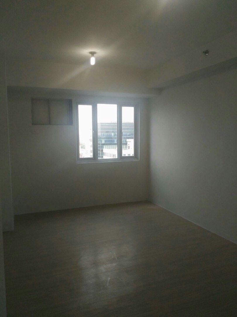 M Place Residences Tower C (Category: Apartments & Condos) located in Antipolo. Submitted by imeeeeeeeee (Listing ID 1463127981, Image 1). Description: Tower C Facing outside ABS-CBN Bare unit No parking included CGT c/o seller .