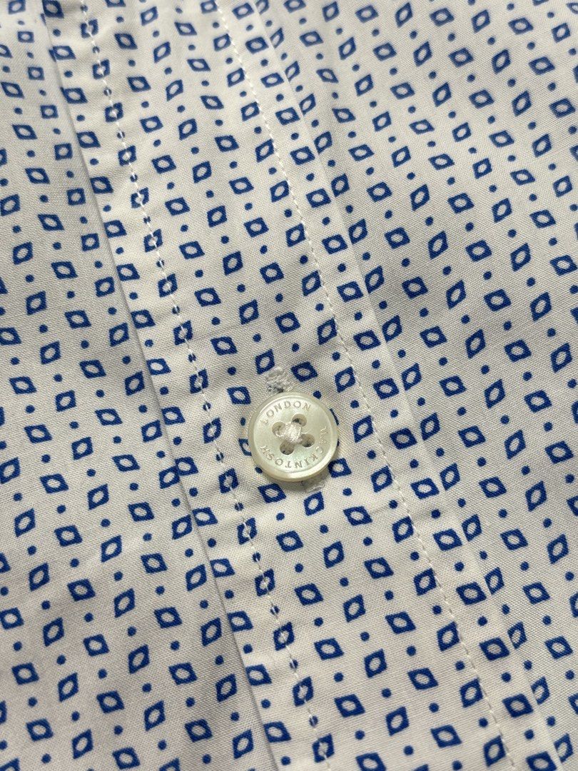 Mackintosh Mini Geometric Shirt (Category: Formal Shirts) located in Valenzuela. Submitted by telagram (Listing ID 1463169210, Image 3). Description: .