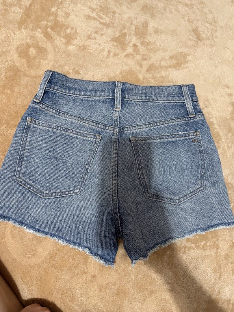 Madewell Perfect Jean Short size 25 (Category: Shorts) located in Cebu City. Submitted by sultrychicmary (Listing ID 1463312835, Image 2). Description: used once very comfortable to wear .