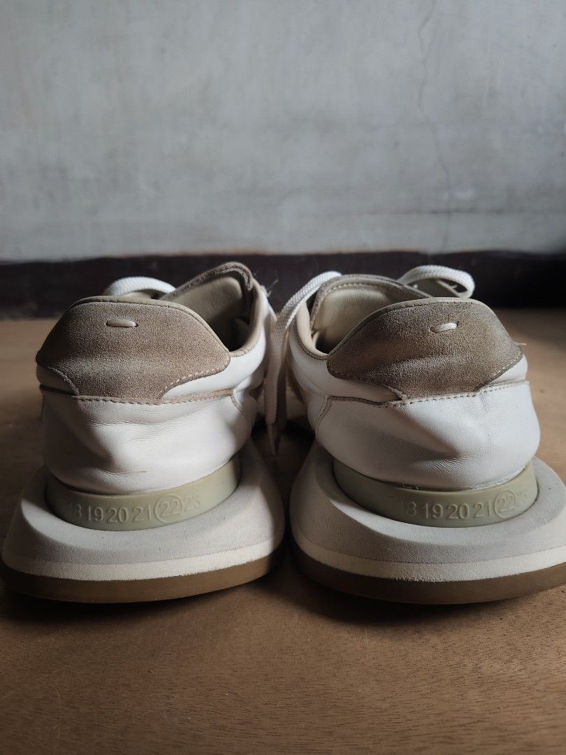 Maison Margiela (Category: Casual Shoes) located in Marikina City. Submitted by duaaaaa (Listing ID 1463214049, Image 2). Description: Need linis lang po and may onting angat sa harapan madali lang po yan onting dikit lang po need No other issues Walang angat or sira.
