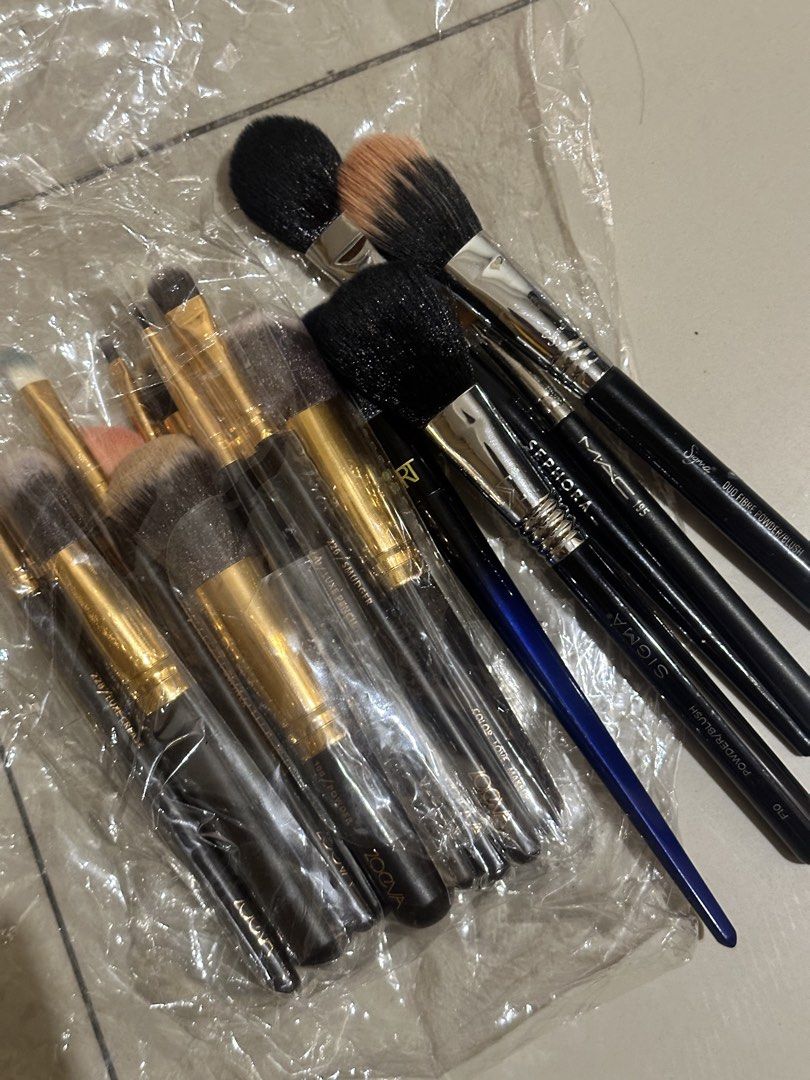 Make Up Brush Bundle (Category: Makeup) located in Manila. Submitted by amimae17 (Listing ID 1463247774, Image 1). Description: Authentic Brushes, from US&UAE Brands: Sigma Real Technique Mac Conditions: Some are used and unused Will clean and sanitize before shipping. .