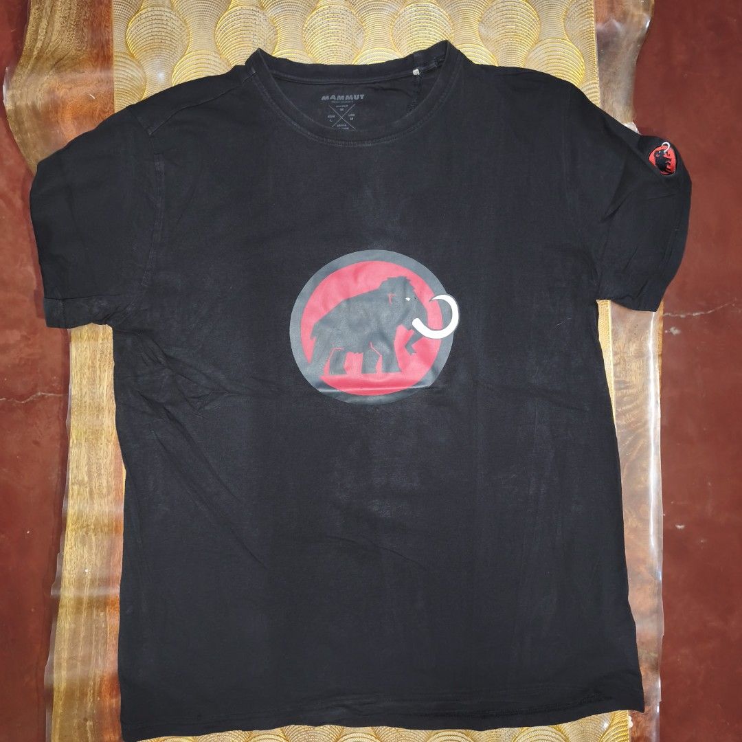 Mammut Tshirt (Category: Tshirts & Polo Shirts ) located in Antipolo. Submitted by alphaomega_fox (Listing ID 1463229973, Image 1). Description: - Black Mammut t-shirt - Iconic mammoth logo on front - Small embroidered logo on sleeve - Size M (Europe/USA) - Ideal for casual wear with 1 pinhole sa laylayan. see last photo 20.5x26 500 plus sf.