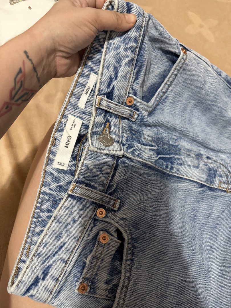 Mango Mom Jeans size 25 (Category: Jeans) located in Cebu City. Submitted by sultrychicmary (Listing ID 1463290043, Image 3). Description: bought almost 3k .