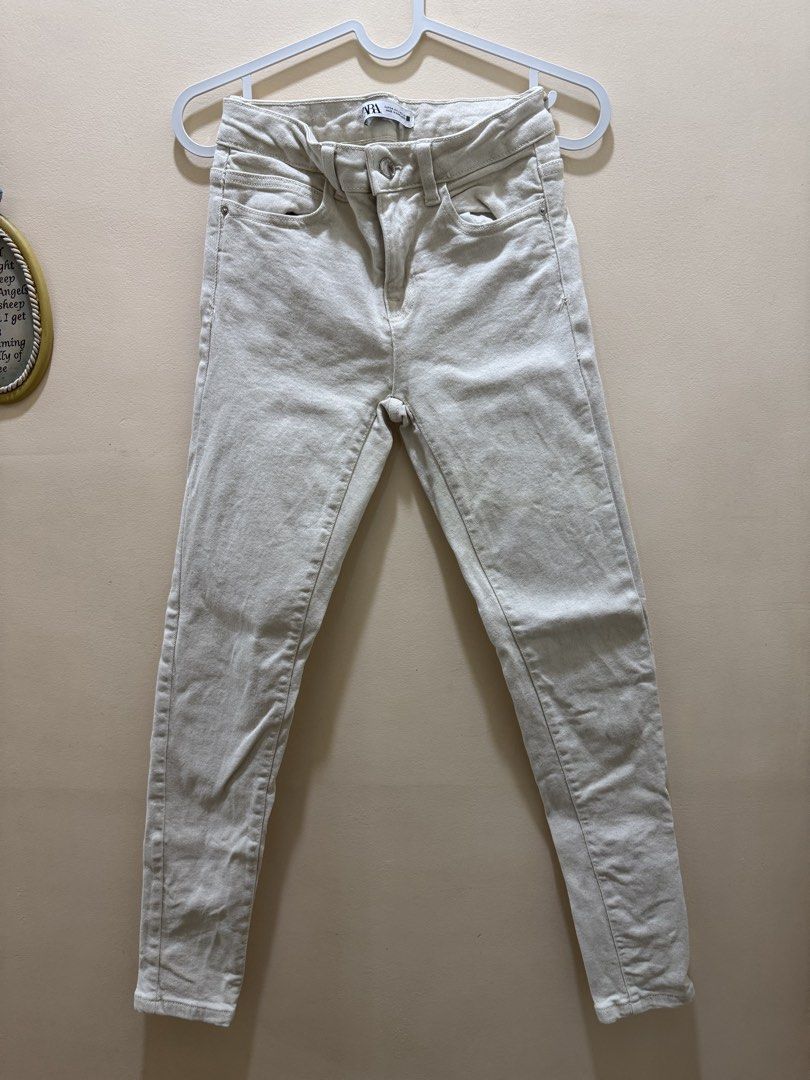 Mango Skinny (Category: Jeans) located in Caloocan City. Submitted by vanityplum (Listing ID 1463219974, Image 2). Description: .