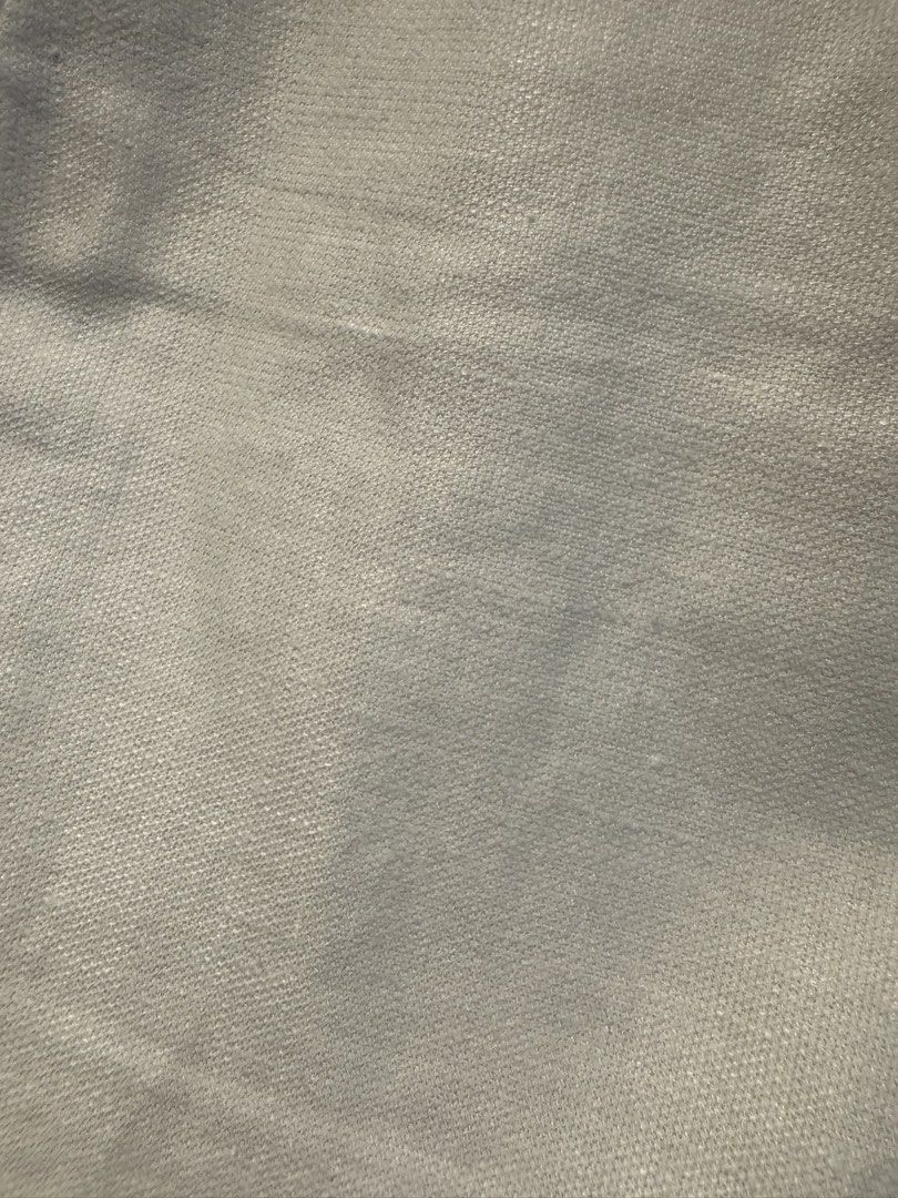 Mango Suit White Linen Blend Cropped Pants (Category: Other Bottoms) located in Mandaluyong City. Submitted by marshy (Listing ID 1463250704, Image 2). Description: Slight discoloration on folds (washable).