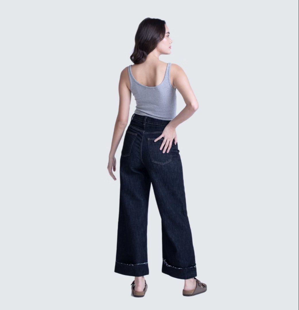 Mantou Jill Folded Up Jeans (Category: Jeans) located in Manila. Submitted by shop_kryssten (Listing ID 1463142301, Image 2). Description: - Size/Waist: 26” Hips: 35” Thigh Width: 10.5” Full Length: 38” Rise: 12” Inseam: 26” - dark wash and highwaisted - when worn last photo - rfs: gained weight 🤍 .