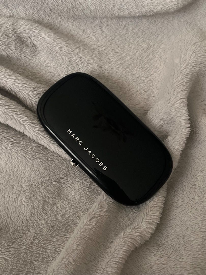 Marc Jacobs Eyeshadow Palette (Category: Makeup) located in Quezon City. Submitted by docagillemontemayor (Listing ID 1463309908, Image 1). Description: Used once only🫶🌻 Rfs: not my shade, I'm more on a pinkish girly - Brand: Marc Jacobs - Type: Compact Eyeshadow Palette - Shades: Shimmery Cream, Matte Black, Shimmery Olive Green - Features: Built-in mirror - Ideal for: Travel, everyday makeup looks.
