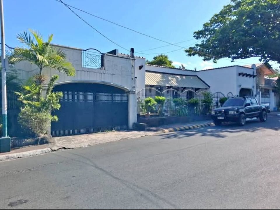 (Category: ) located in . Submitted by rmvlistings (Listing ID 1463215076, Image 1). Description: .