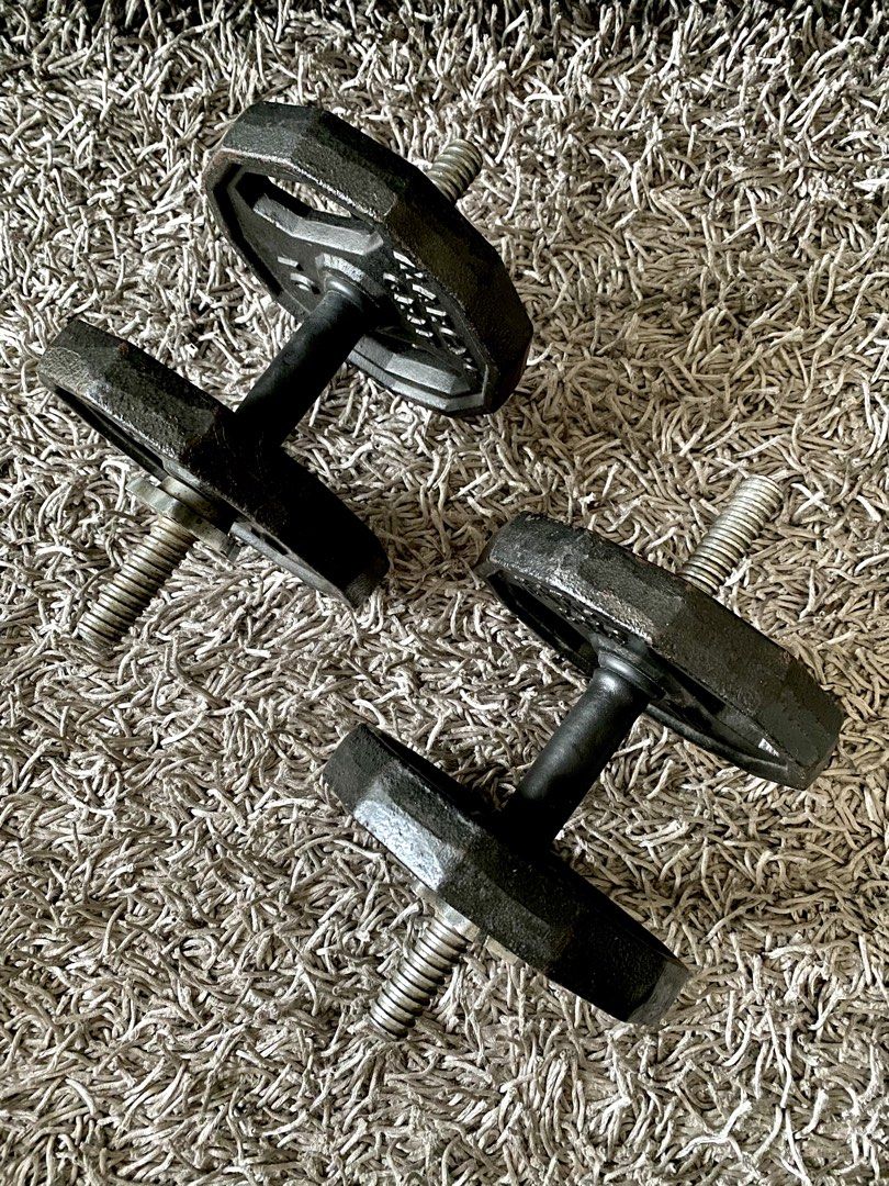 Marcy Grip Adjustable 20lbs Dumbbells (Pair) (Category: Weights & Dumbbells) located in Makati City. Submitted by lucid_soul (Listing ID 1463178877, Image 3). Description: - Pair of Marcy Grip dumbbells - 20lbs each (40lbs total) - Durable cast iron construction - Knurled handles for secure grip - Ideal for home fitness routines - Selling as a set.