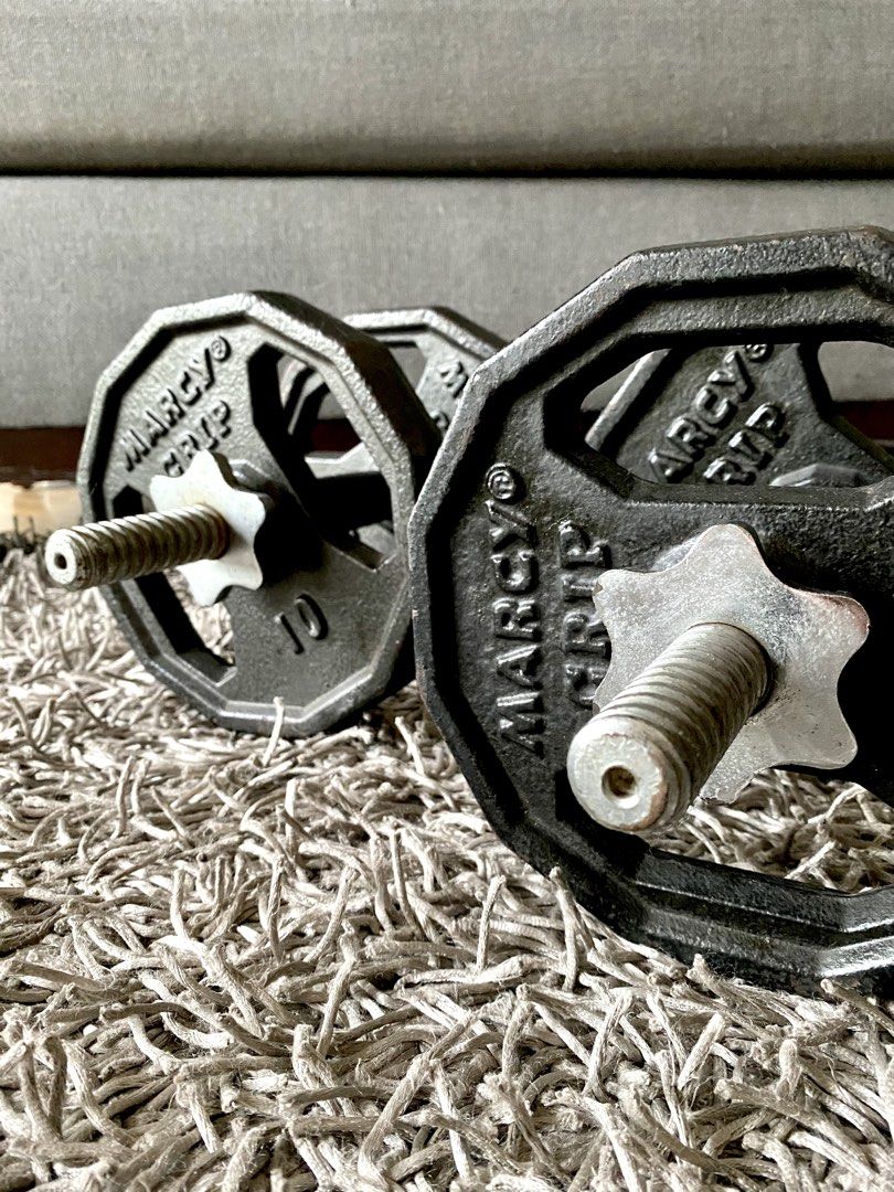 Marcy Grip Adjustable 20lbs Dumbbells (Pair) (Category: Weights & Dumbbells) located in Makati City. Submitted by lucid_soul (Listing ID 1463178877, Image 2). Description: - Pair of Marcy Grip dumbbells - 20lbs each (40lbs total) - Durable cast iron construction - Knurled handles for secure grip - Ideal for home fitness routines - Selling as a set.