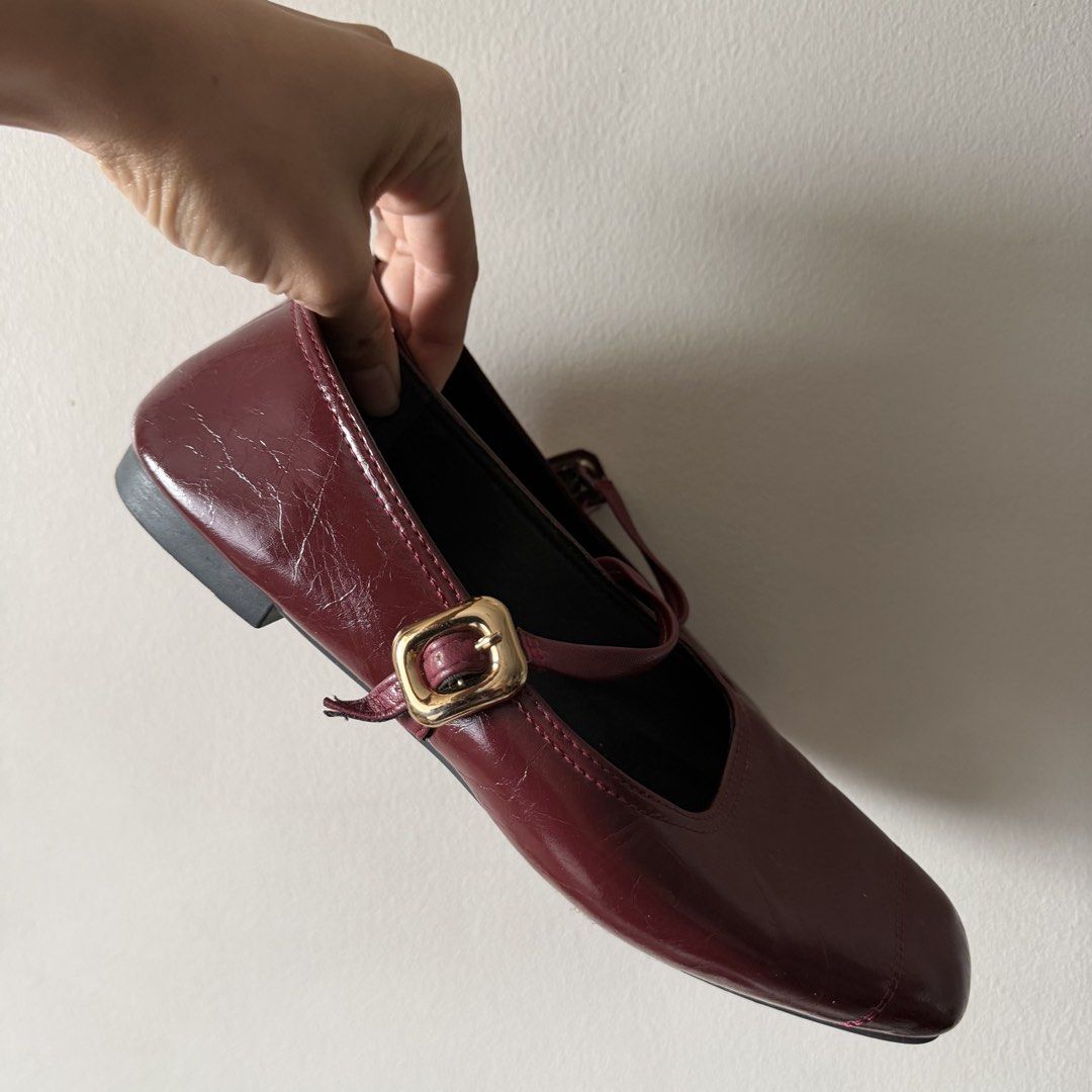 Maroon Ballet Flats Size 8-8.5 (Category: Flats & Sandals) located in Manila. Submitted by yasminehannah (Listing ID 1463125150, Image 2). Description: fits size 8 - 8.5 i have brown also. get 2 for 350 only. .