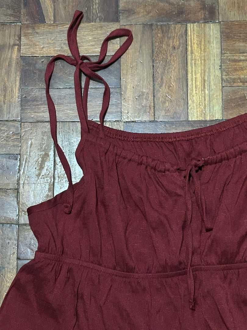Maroon Peplum/Baby Doll Top (Category: Sleeveless) located in Cavite. Submitted by apricity.aes (Listing ID 1463314220, Image 2). Description: ۶ৎ L-XL bod frame ۶ৎ only worn once/twice ۶ৎ color may slight be different due to the lighting of the room and camera setting ۶ৎ if you have any questions please do feel free to message! ۶ৎ Loc: Bacoor, Cavite ۶ৎ MoP: Gcash, MoD: J&T .