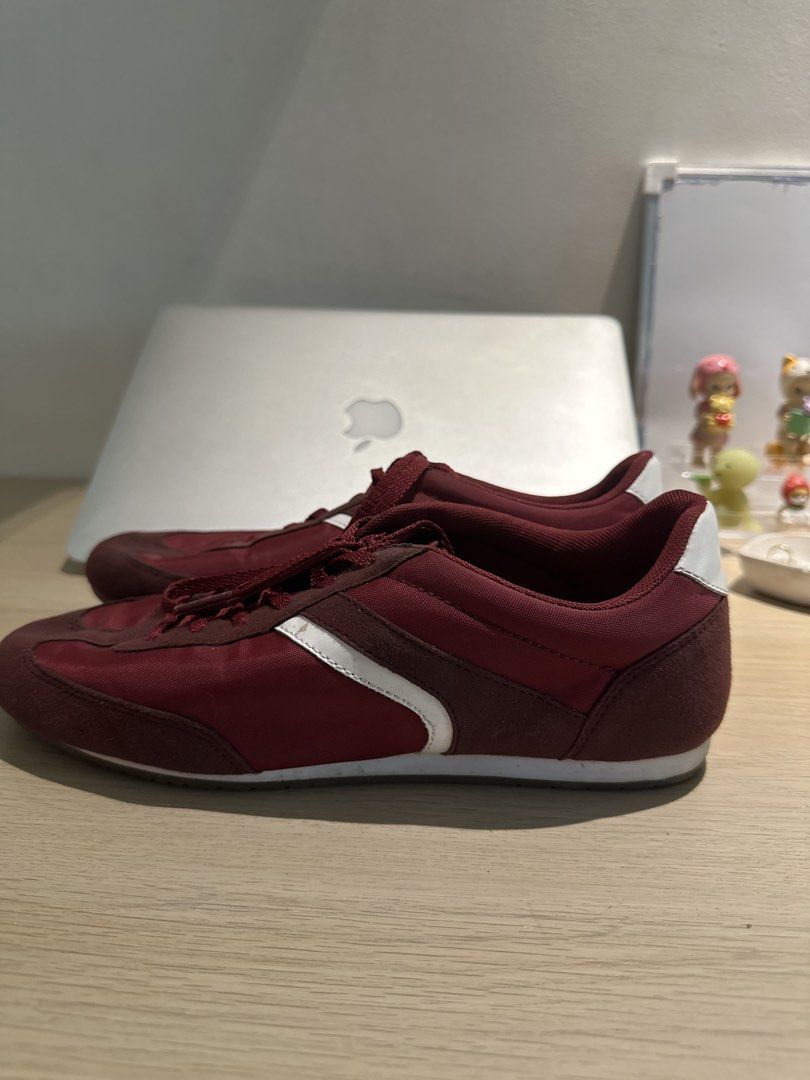 Maroon Sneakers with White Stripes (Category: Sneakers) located in Manila. Submitted by amazingamie8 (Listing ID 1463121567, Image 2). Description: - Stylish maroon sneakers with white stripe accents. - Comfortable suede and fabric upper. - Secure lace-up closure for a perfect fit. - Ideal for everyday casual wear. - Size: US 7.5 / EUR 38.