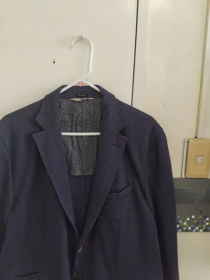Massimo Dutti Navy Textured Blazer Jacket (Category: Coats, Jackets and Outerwear) located in Pasig City. Submitted by hustlexcurate (Listing ID 1463219264, Image 3). Description: Massimo Dutti Navy Textured Blazer Jacket Size 48 on tag fits XL Dimensions: 24X30.