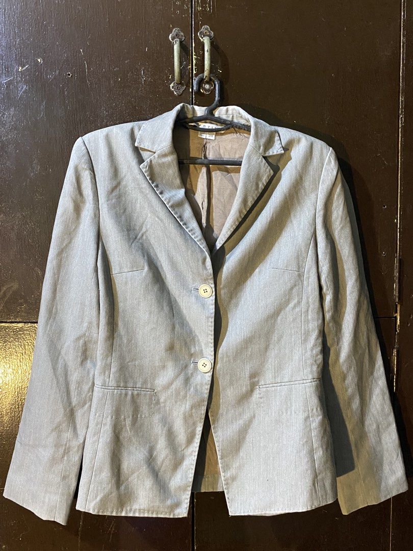 Mastina blazer (Category: Coats, Jackets and Outerwear) located in Pasig City. Submitted by fionithrifts (Listing ID 1463246559, Image 1). Description: Mastina blazer Size: s .