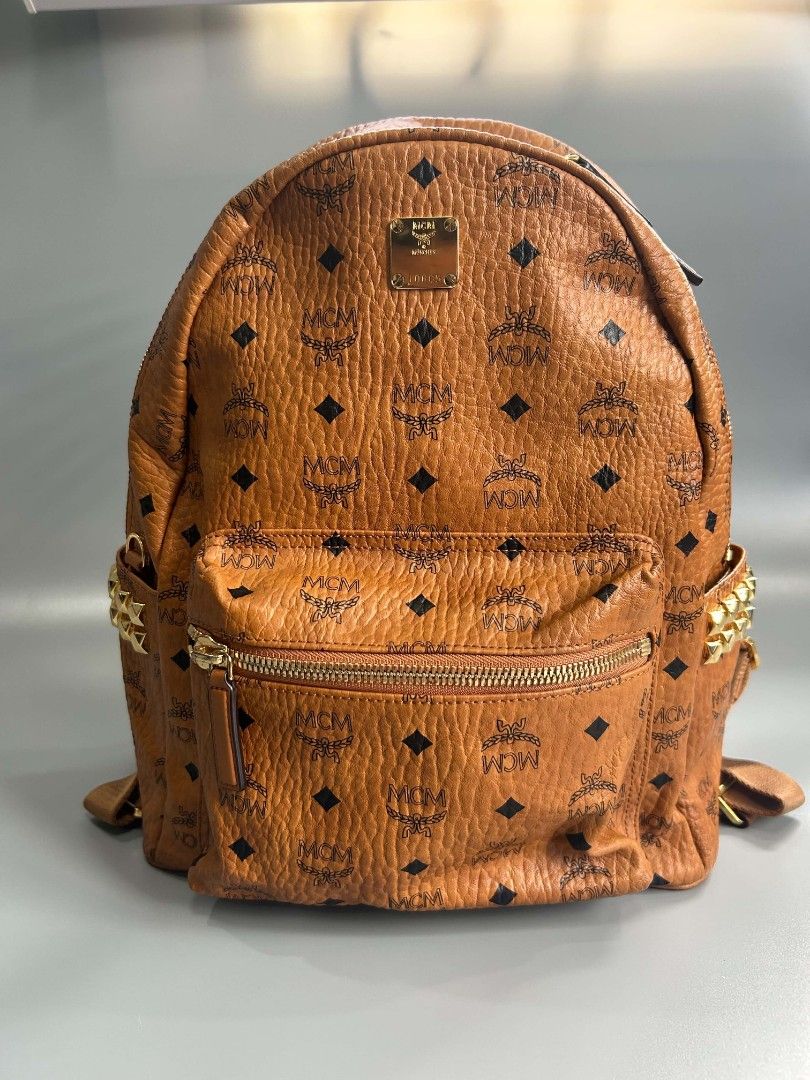 Mcm backpack (Category: Luxury Bags & Wallets) located in Santa Rosa. Submitted by _ba_mo_si_ (Listing ID 1463141259, Image 1). Description: Bag only plus sf Issue see last pic Dm.