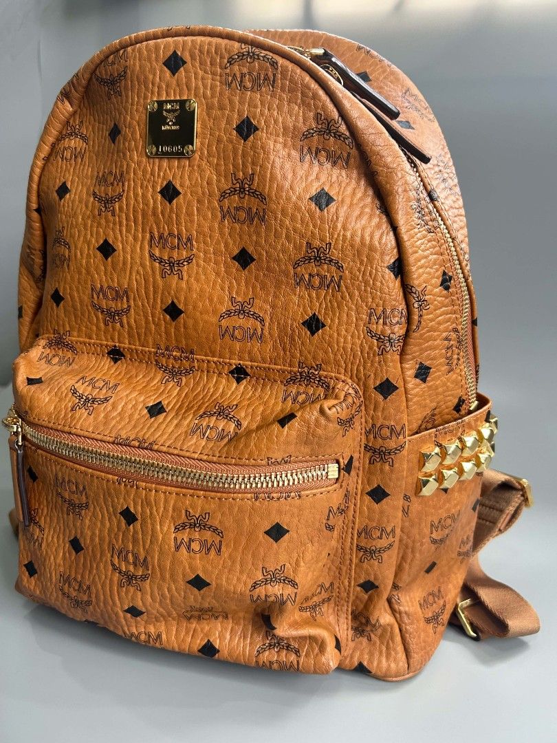 Mcm backpack (Category: Luxury Bags & Wallets) located in Santa Rosa. Submitted by _ba_mo_si_ (Listing ID 1463141259, Image 2). Description: Bag only plus sf Issue see last pic Dm.